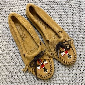 Minnetonka Beaded Thunderbird Tan Suede Mocassin 6
